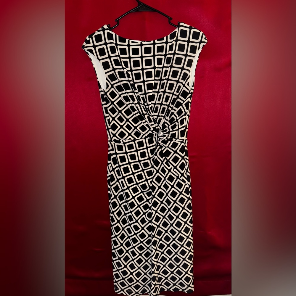 #367-Ralph Lauren Black/White Geometric Midi Dress Size 4-(Woman’s Small)
